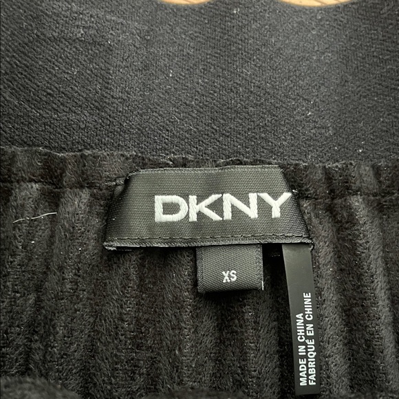 DKNY Pleated Black Faux Leather Skirt - Picture 3 of 11